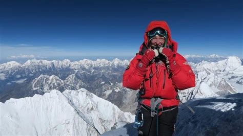Twenty-four years ago his mother Alison Hargreaves also lost her life on another mountain in Pakistan, the infamous K2. . Everest frank porn